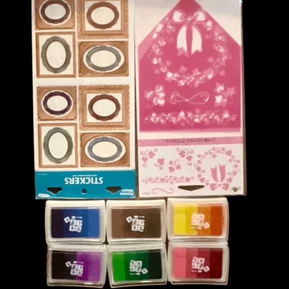 Craft Buddle- stencils, paper pads, ink pads, frame stickers - Picture 2 of 5